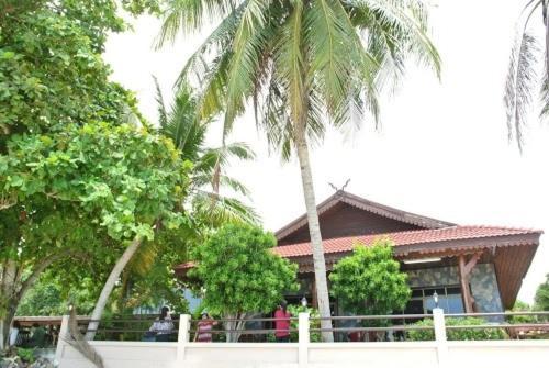 Baan Rim Lay * Lipa Noi
